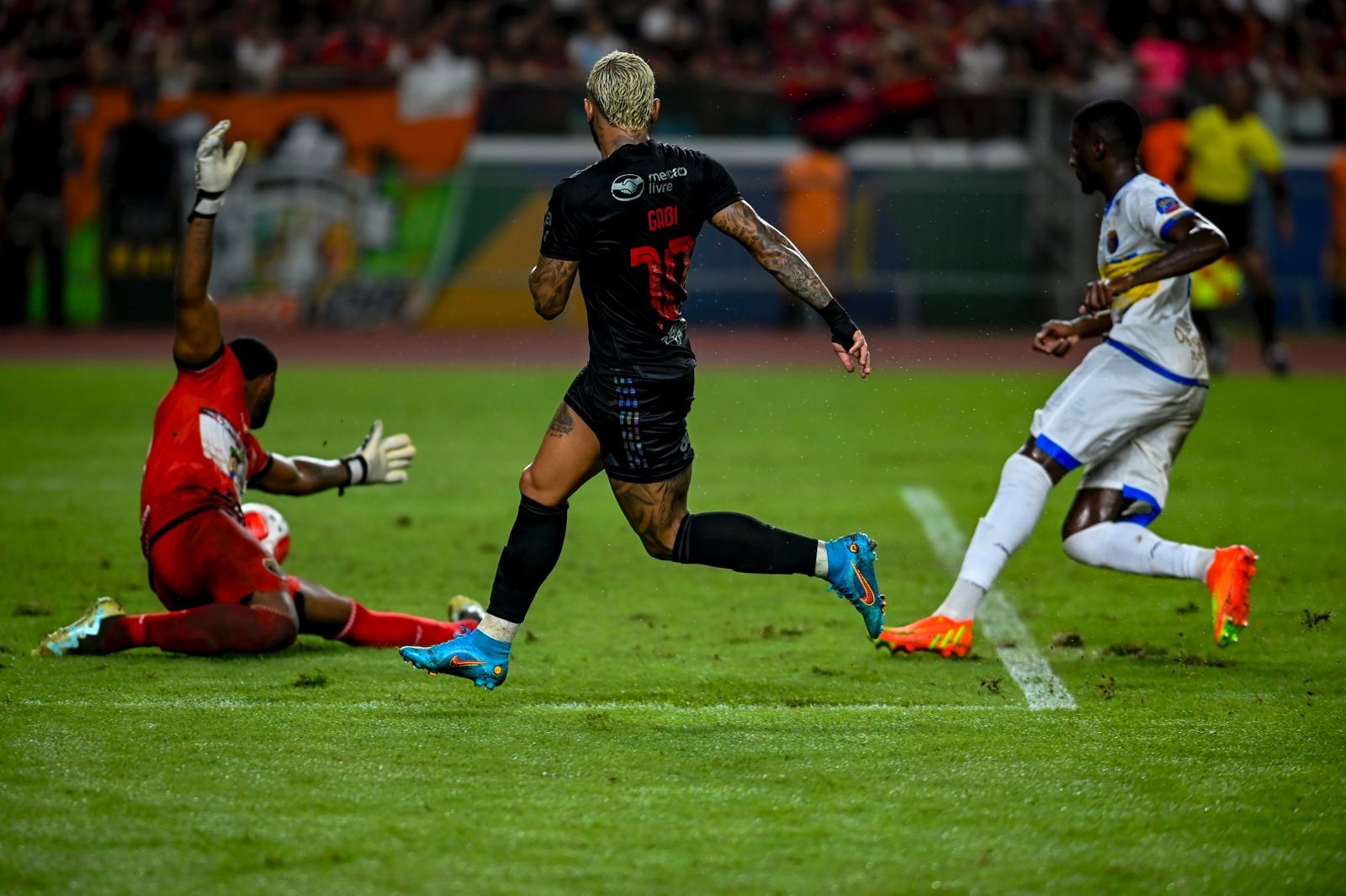 Gabigol marcando gol pelo Flamengo Foto: Marcelo Cortes / CRF