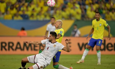 Wilker Ángel em ação no duelo entre Brasil x Venezuela - (Foto: Pedro Vilela/Getty Images)