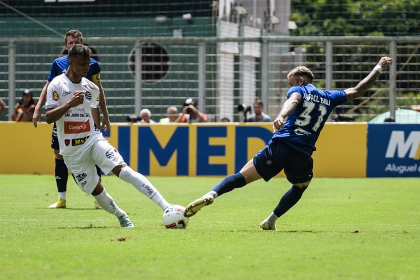Cruzeiro recebe Athletic em Sete Lagos em busca dos 100% de aproveitamento.