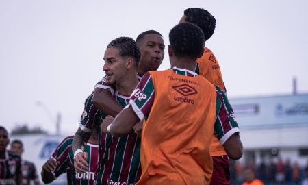 Agner comemora gol em vitória sobre o São Raimundo-RR (Foto: Leonardo Brasil/FFC)