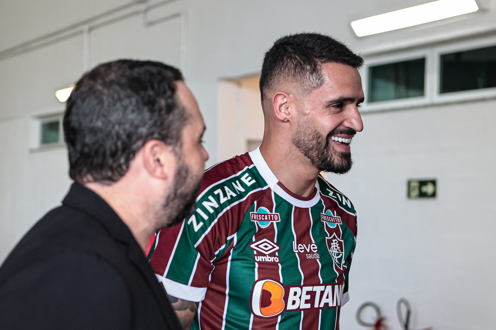 Renato Augusto assina até o fim de 2025 (Foto: Lucas Merçon/FFC)