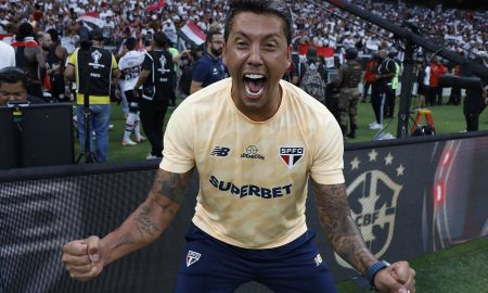 Carpini elogia grupo do São Paulo após título (Rubens Chiri / São Paulo FC)