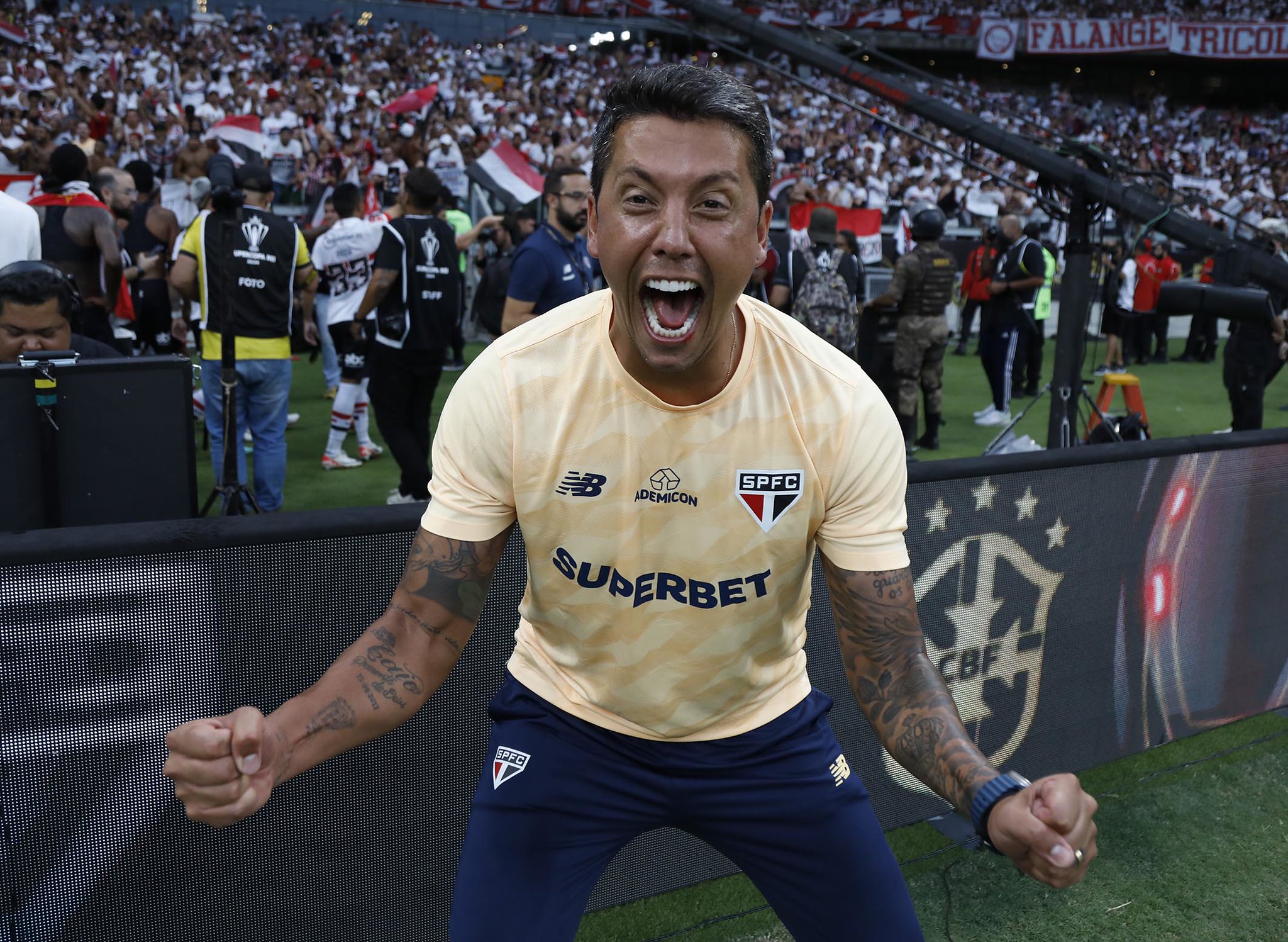 Carpini elogia grupo do São Paulo após título (Rubens Chiri / São Paulo FC)