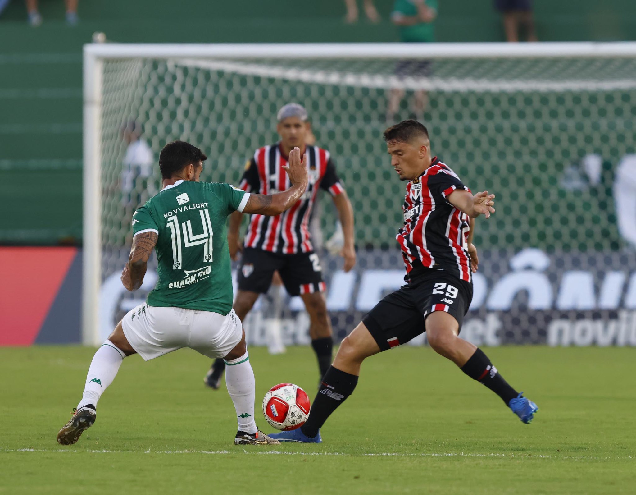 São Paulo empata com Guarani em Campinas (Rubens Chiri/Saopaulofc.net)