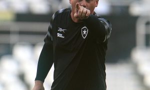 Fábio Matias durante treino do Botafogo. (Foto:Foto: Vitor Silva/Botafogo)
