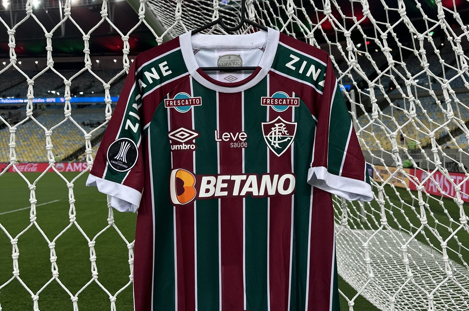 Fluminense jogará a Recopa com a camisa tricolor (Foto: Reprodução/Twitter Fluminense)