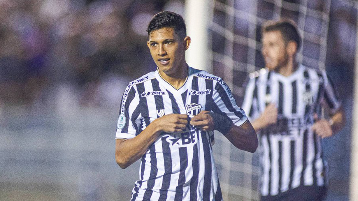 Erick Pulga marcou duas vezes na vitória tranquila do Ceará. (Foto: Felipe Santos/Ceará SC)