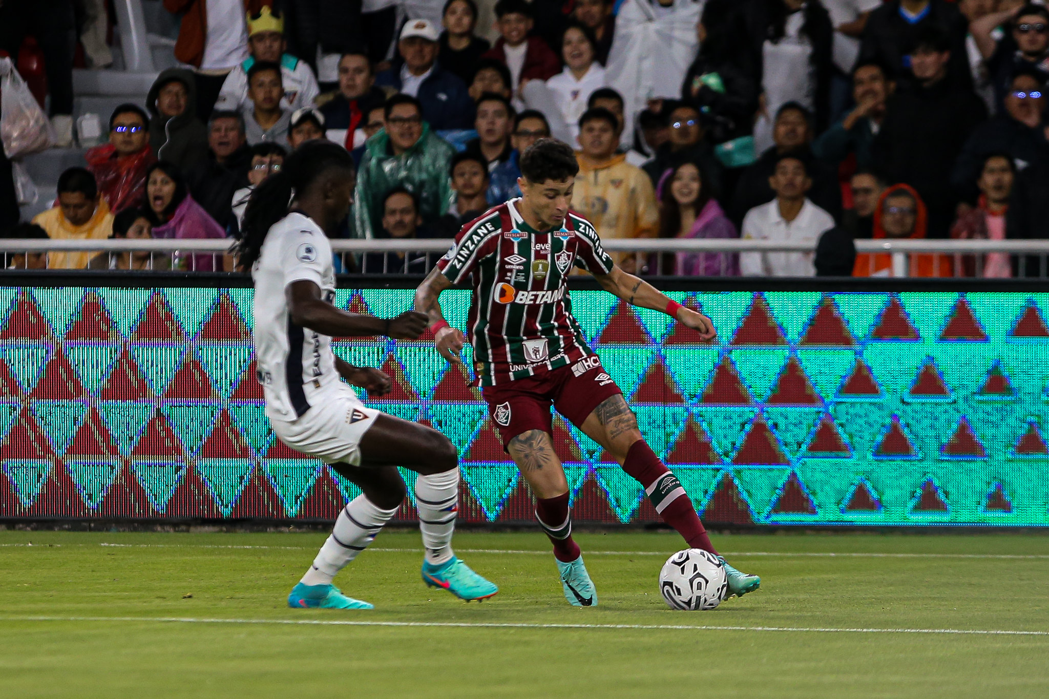 Diogo Barbosa em derrota do Fluminense em Quito (Foto:Fluminense "X" )