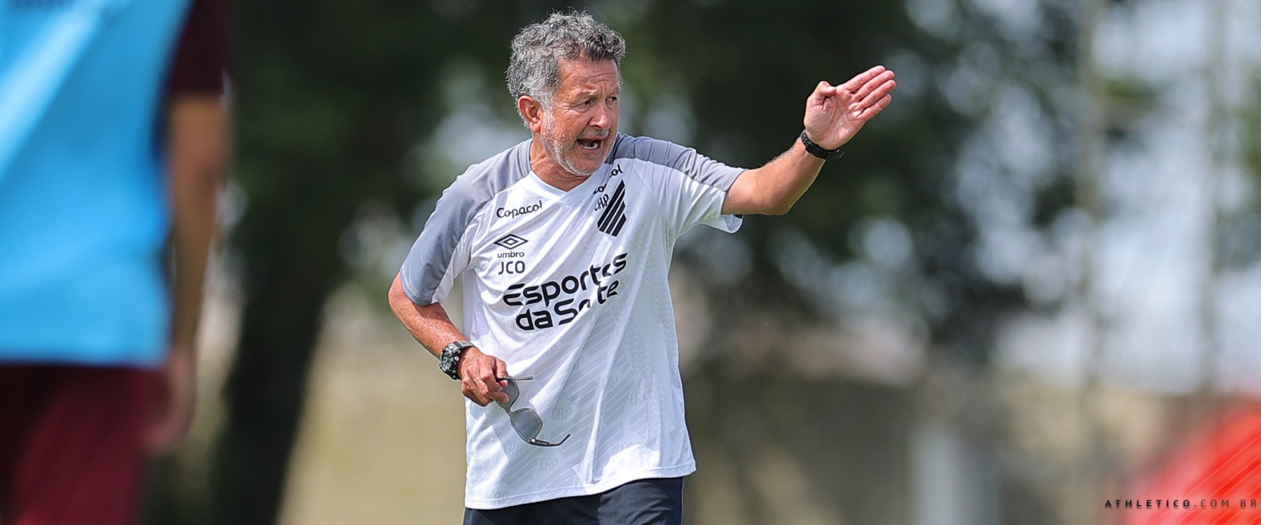 Juan Carlos Osorio tem o lateral Léo Godoy à disposição - (Foto: Gustavo Oliveira/Athletico)