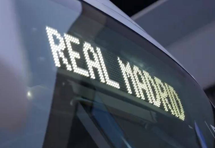 Ônibus do Real Madrid se envolve em acidente de trânsito - (Foto: Divulgação/Real Madrid)