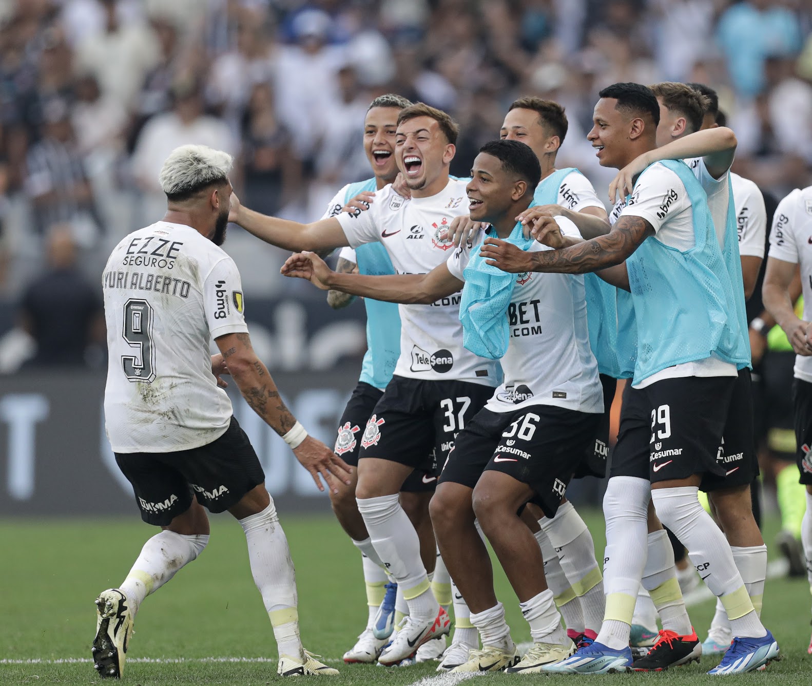 Após marcar gol que decretou a vitória do Corinthians, Yuri Alberto agradece apoio e enaltece novo técnico: 'Vou com ele até o fim'. (Foto: Rodrigo Coca/Agência Corinthians)