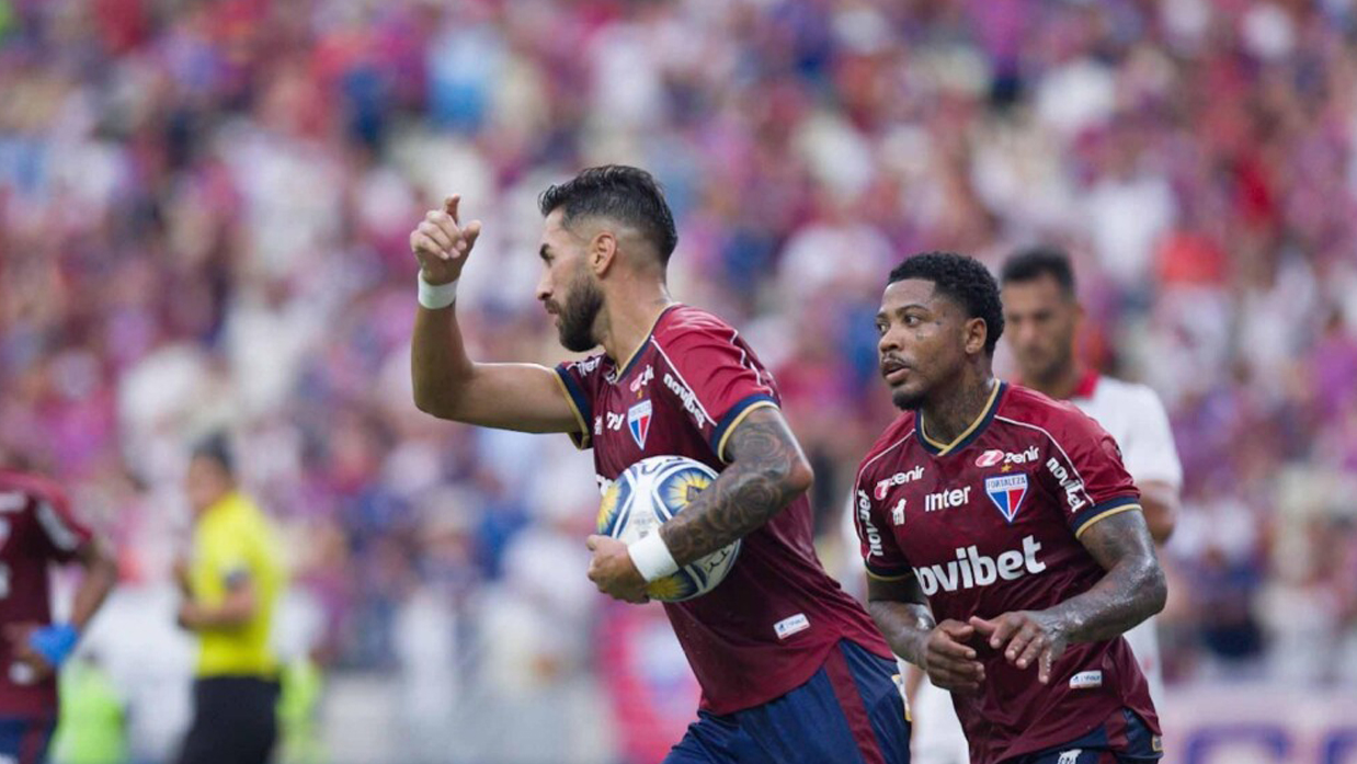 Lucero marca e Fortaleza vence na estreia do Nordestão. (Foto: Leonardo Pera)