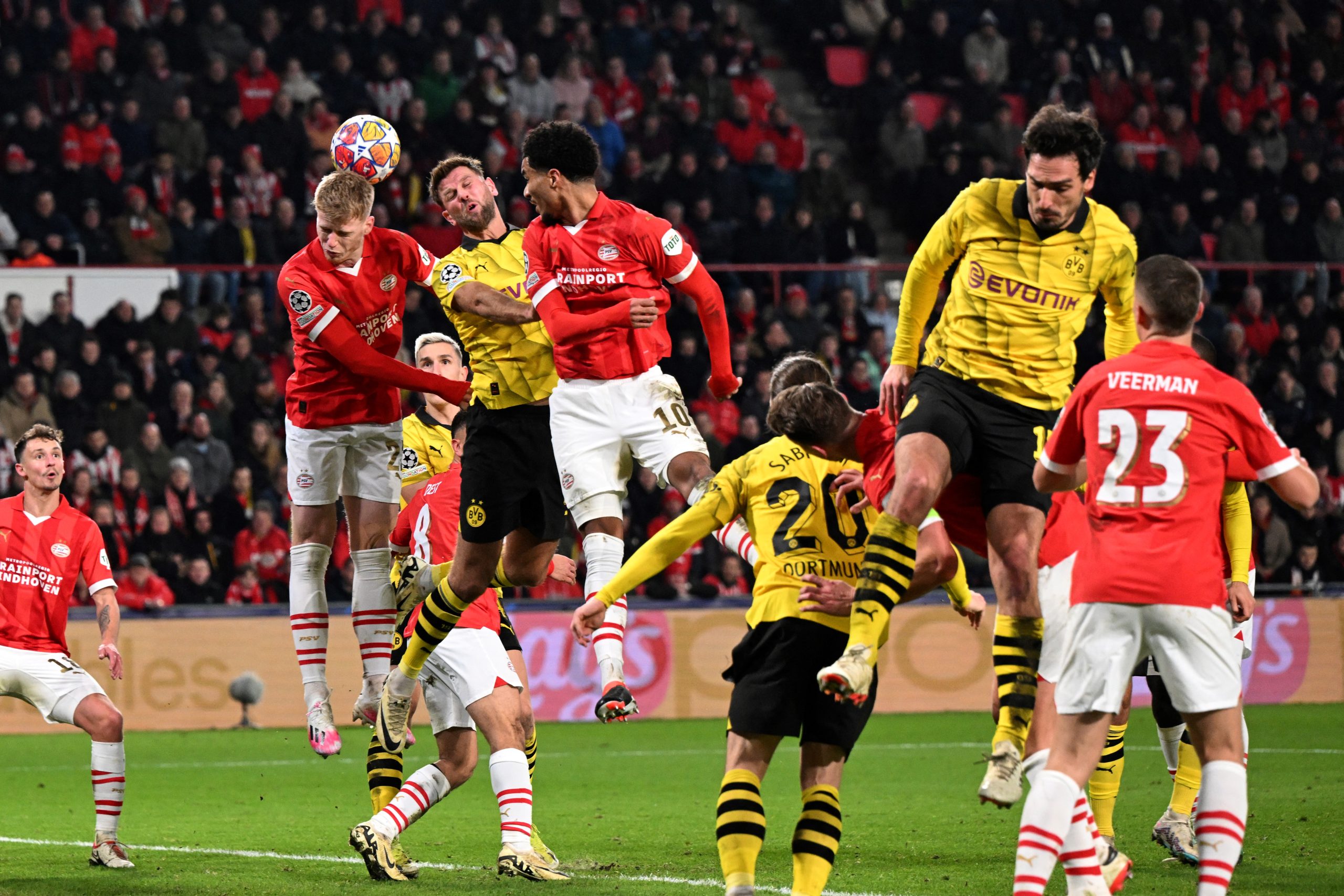Borussia Dortmund e PSV Eindhoven empatam na Liga dos Campeões (Foto: JOHN THYS/AFP via Getty Images)