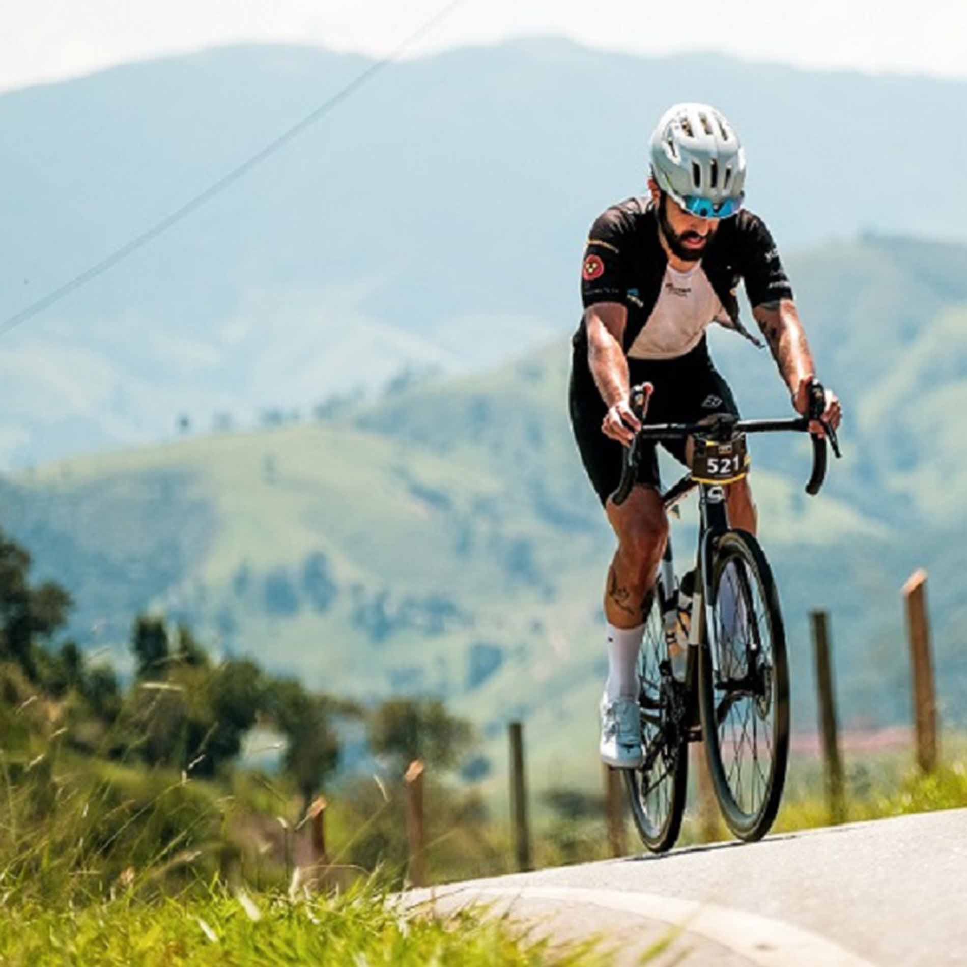 Ciclista em prova (Foto: Agência Ophellia)