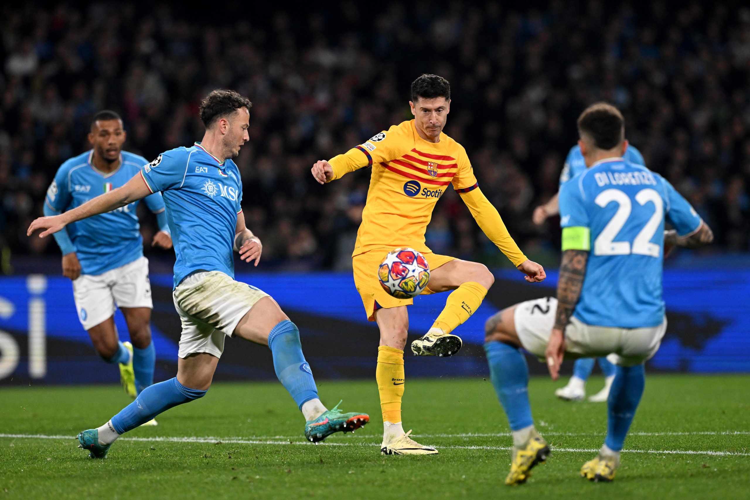Lewandowski fez o gol do Barcelona (Foto: Francesco Pecoraro/Getty Images)