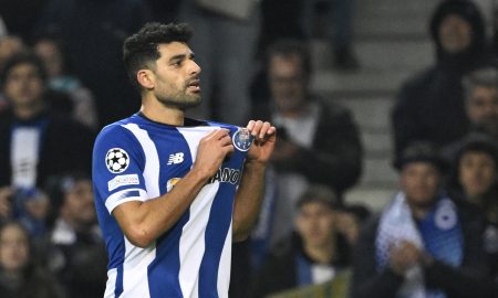 Mehdi Taremi comemora gol pelo Porto (Foto: MIGUEL RIOPA | AFP via Getty Images)