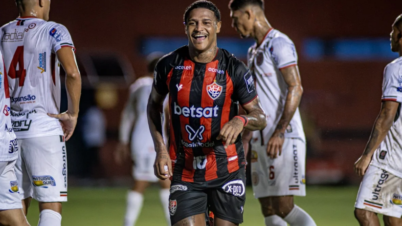Rodrigo Andrade comemora gol diante do Atlético de Alagoinhas (Foto: Victor Ferreira/EC Vitória)