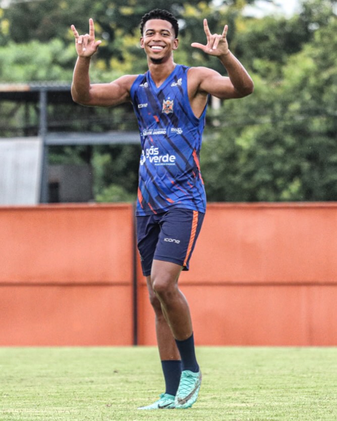 Flamengo acerta contratação de Carlinhos, atacante do Nova Iguaçu Foto: Reprodução Instagram Nova Iguaçu