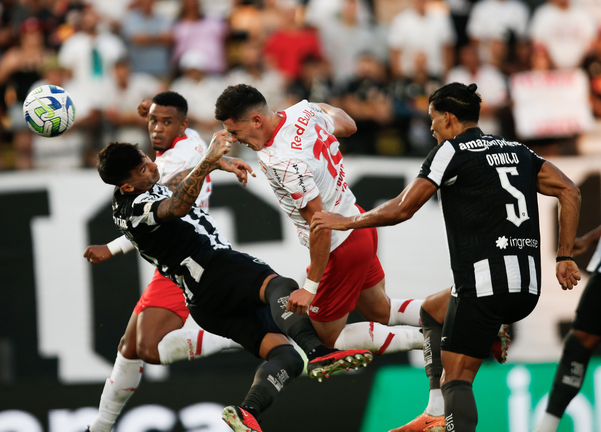 Red Bull Bragantino e Botafogo se enfrentam visando a vaga na fase de grupos da Copa CONMEBOL Libertadores