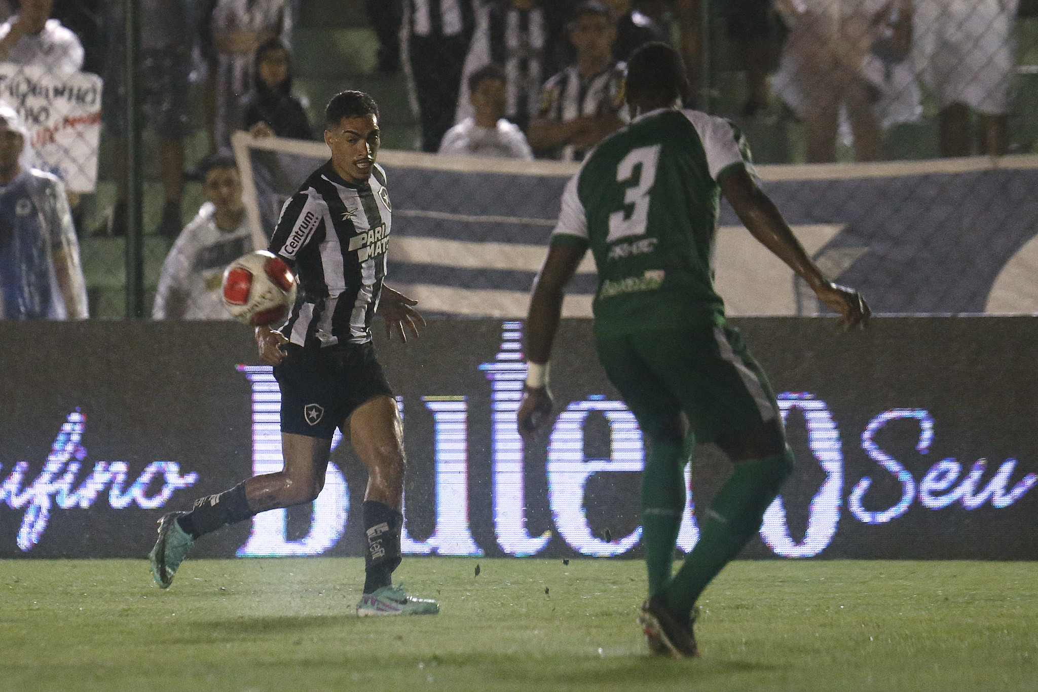 Hugo durante a partida entre Boavista x Botafogo na fase de pontos corridos. (Foto: Vitor Silva/Botafogo)