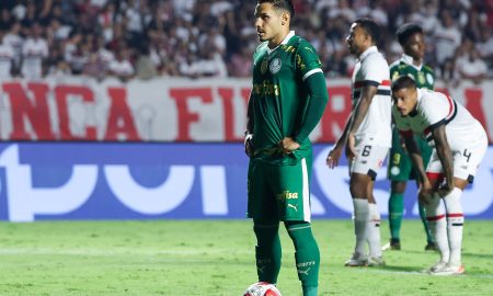 Raphael Veiga momentos antes de marcar seu centésimo gol. (Foto: Fábio Menotti/Palmeiras).