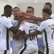 Jogadores comemoram gol de Yarlen (Foto: Vitor Silva/Botafogo)
