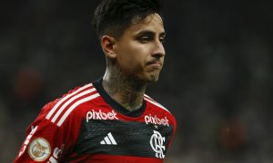 Pulgar, do Flamengo (Foto: Ricardo Moreira/Getty Images)