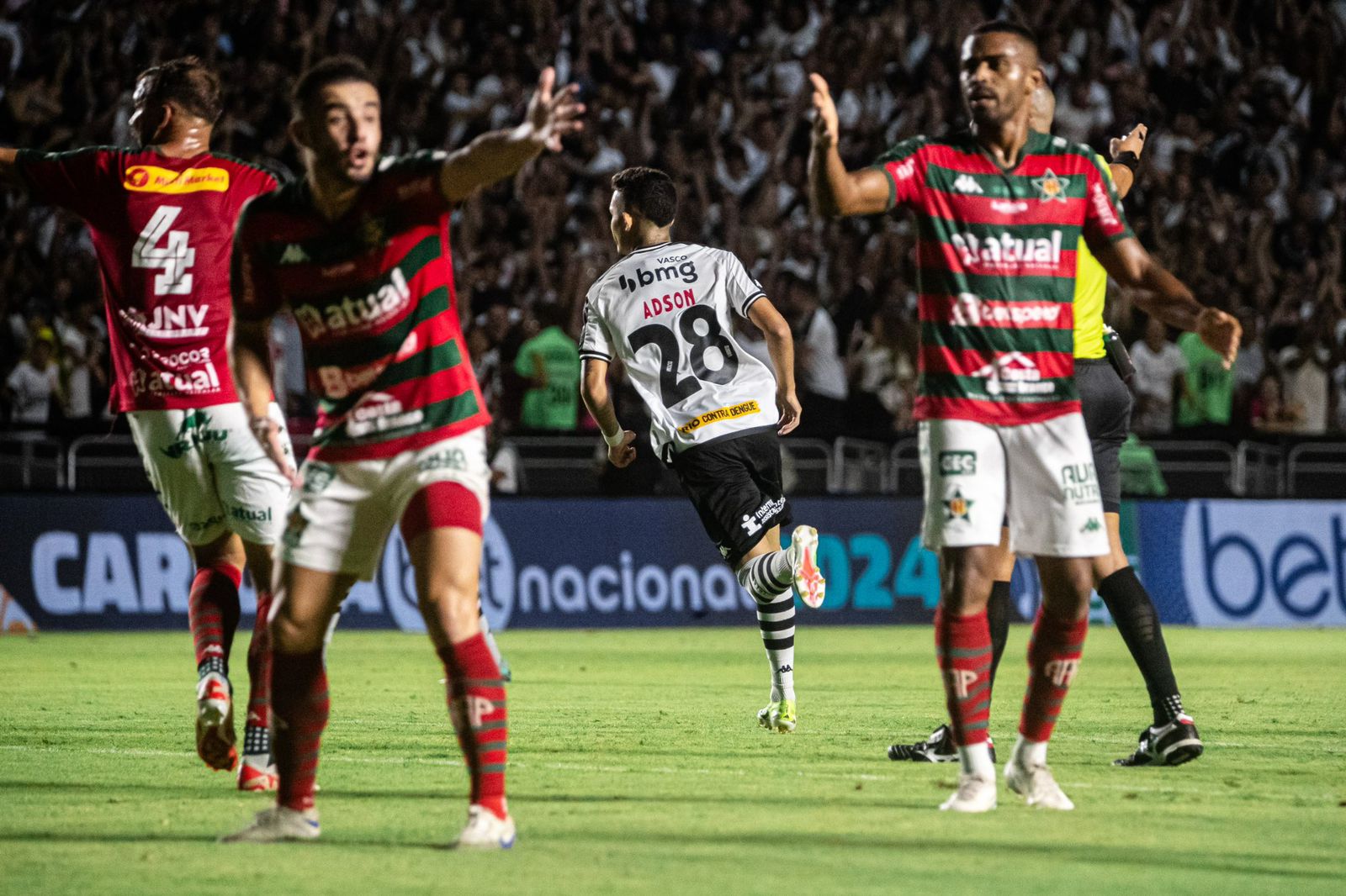 Adson comemorando gol. (Foto: Foto: Leandro Amorim/Vasco)
