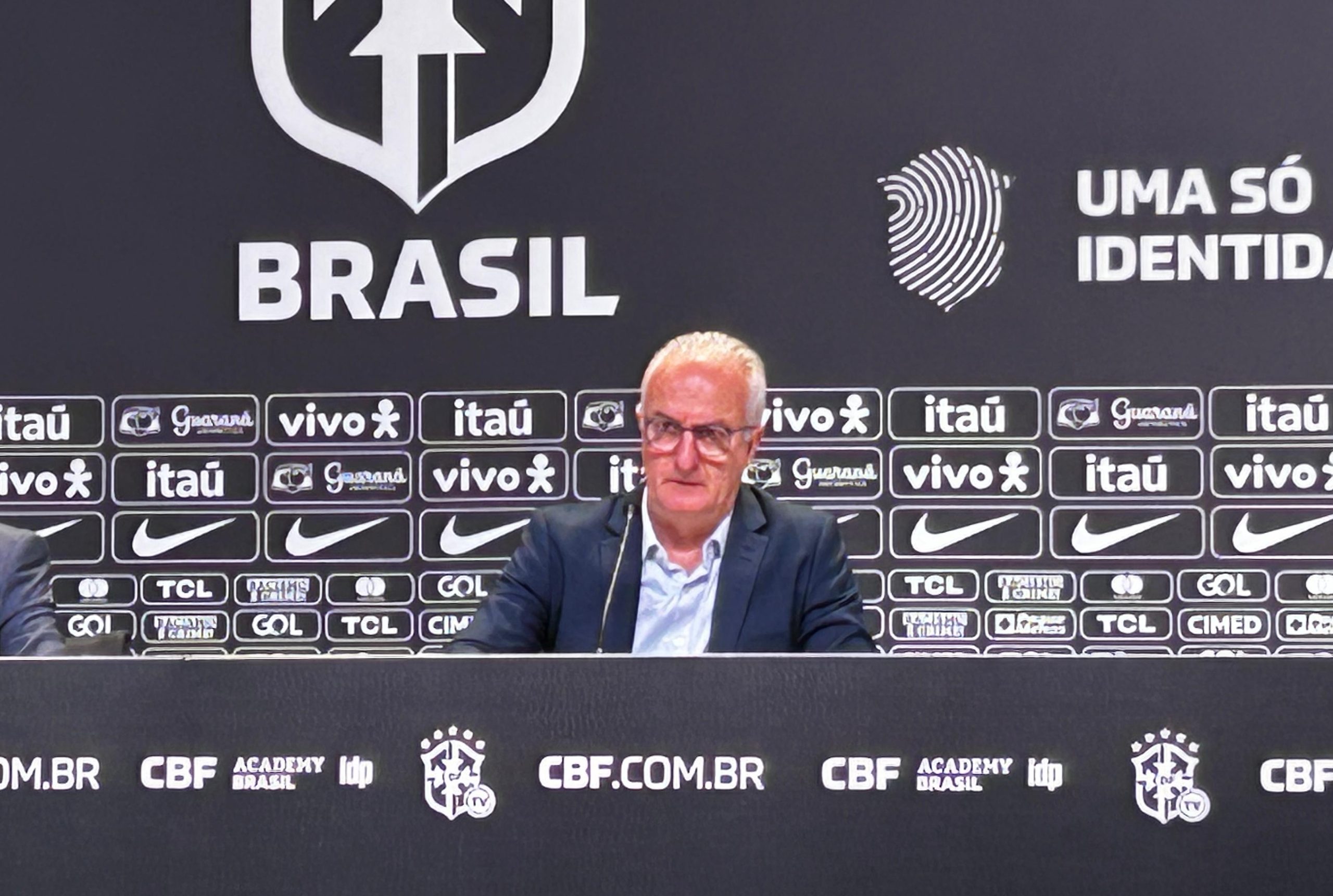 Dorival Júnior fe sua primeira convocação como treinador da Seleção (Foto: Vinícius Azevedo / Esporte News Mundo)