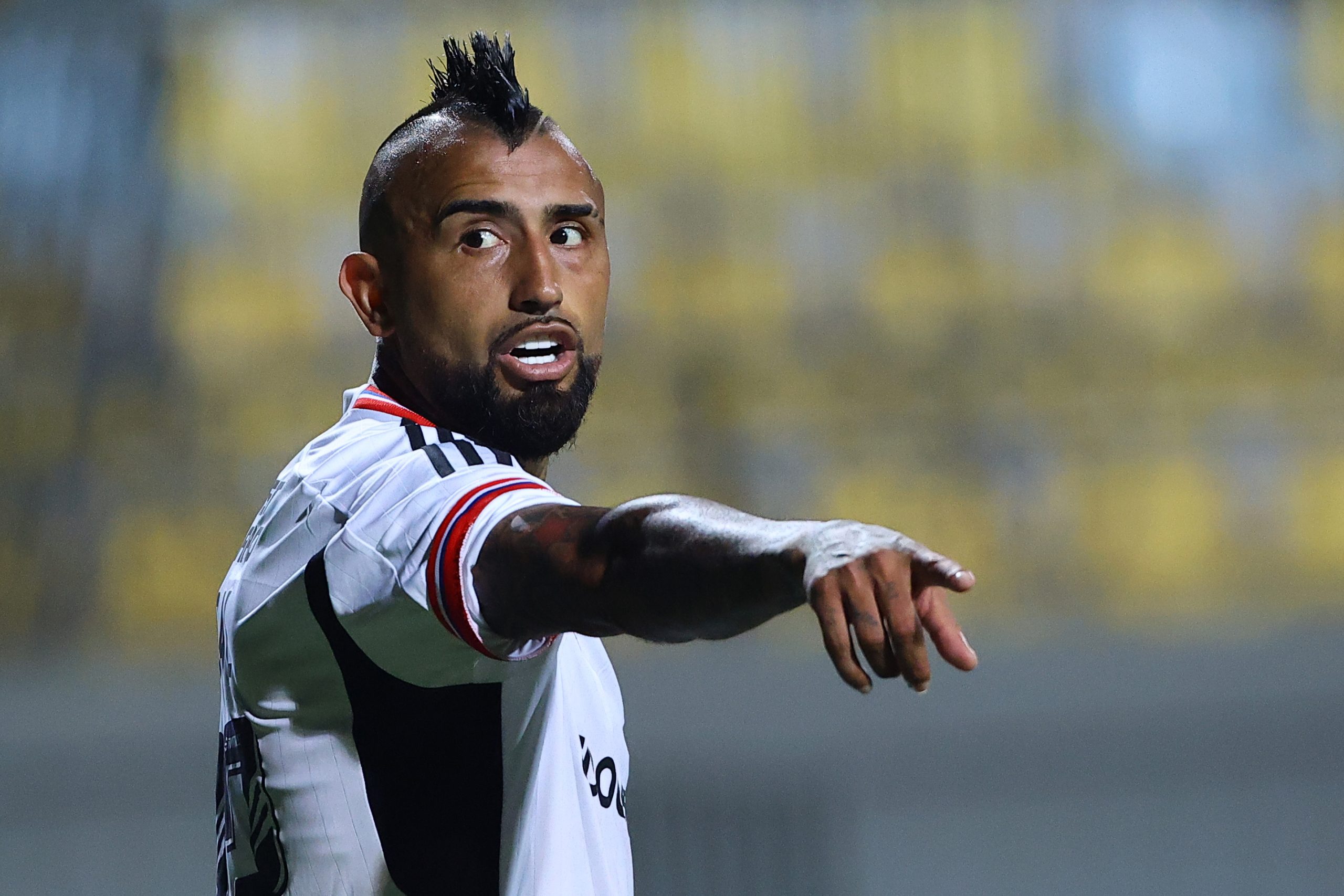 Atualmente no Colo-Colo, Vidal teve passagem sem brilho pelo futebol brasileiro (Foto: Marcelo Hernandez | Getty Images)