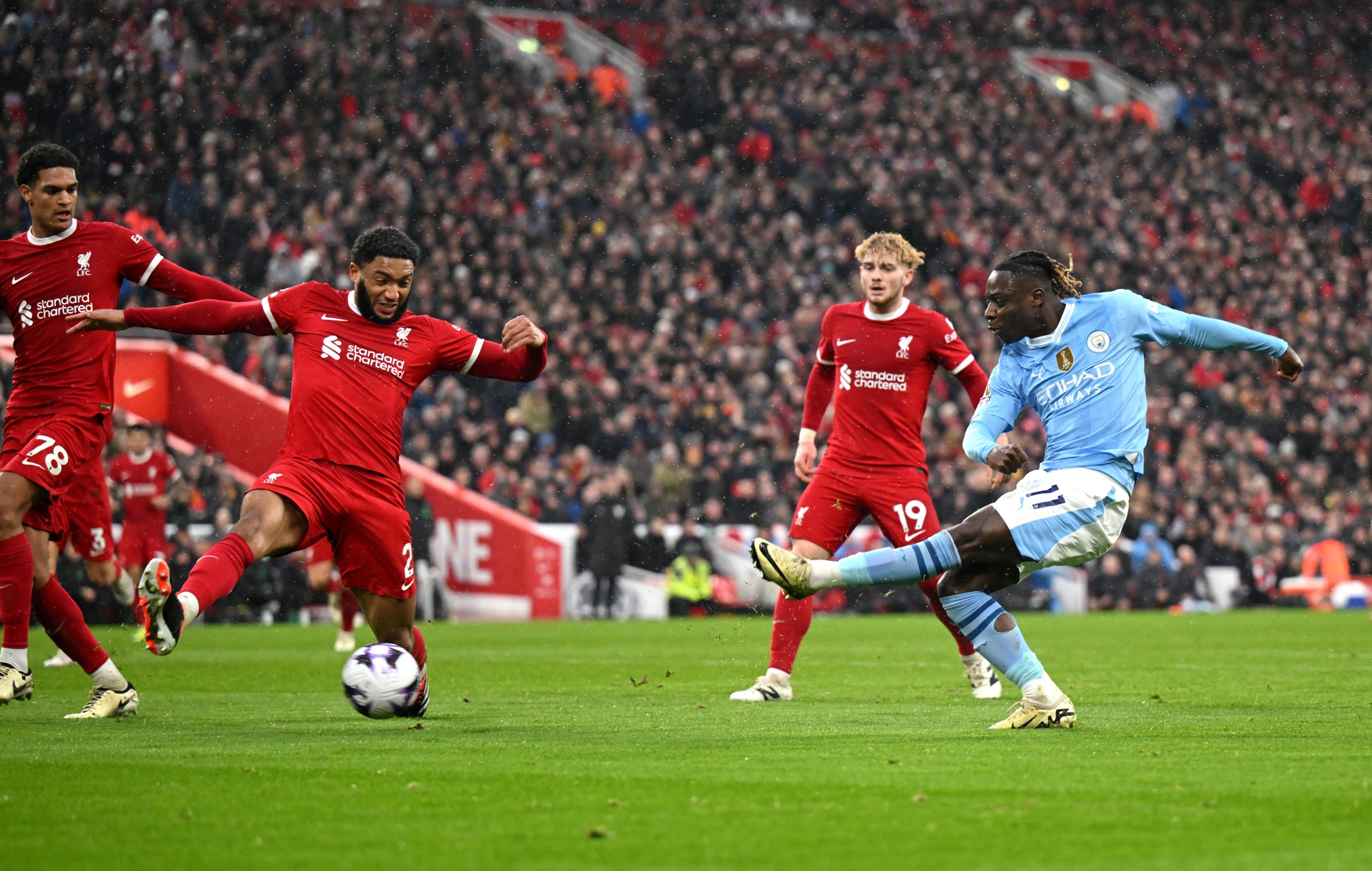 City e Liverpool ficam no empate em um duelo com muita emoção em Anfield - (Foto: Michael Regan/Getty Images)