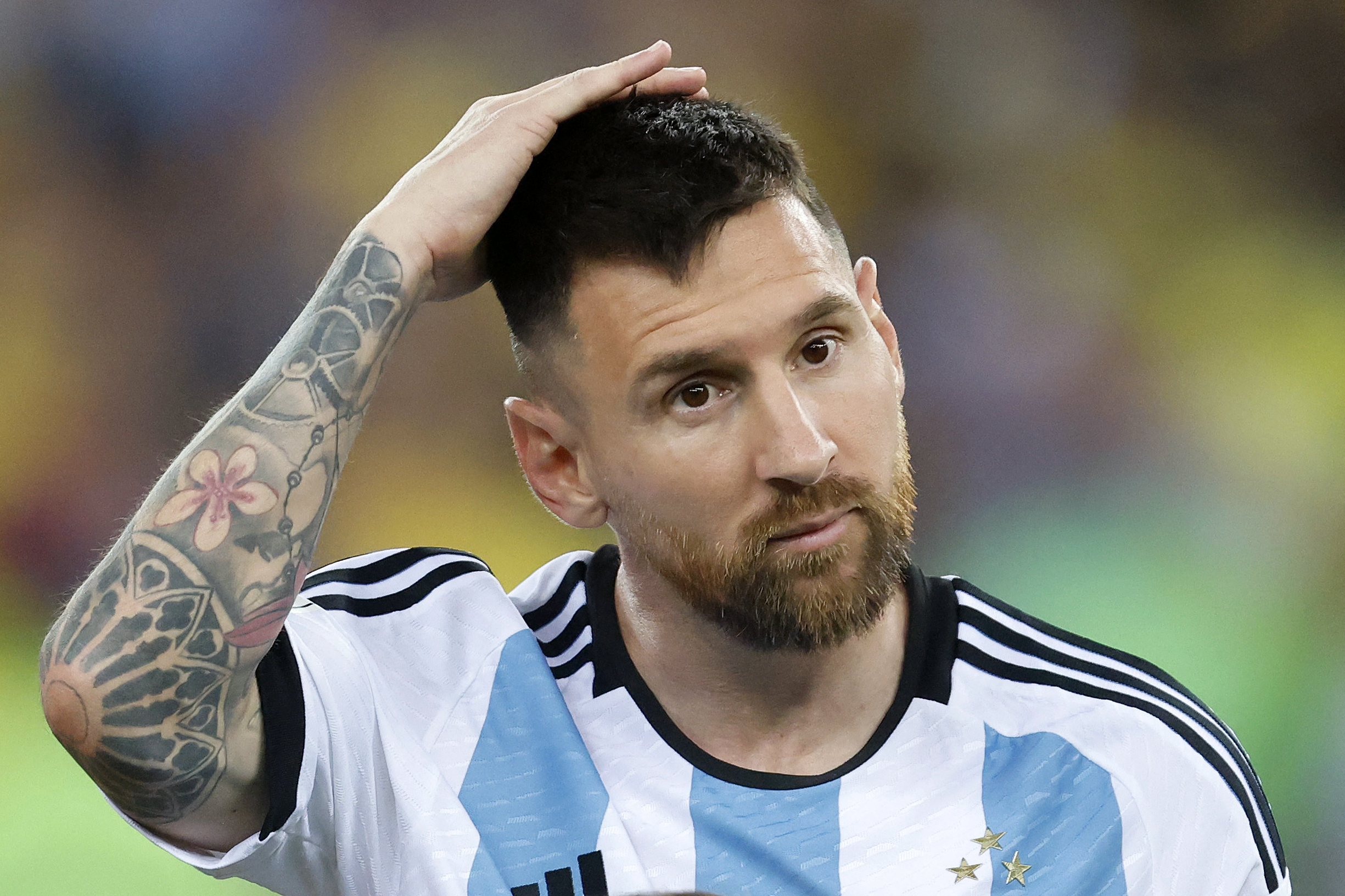 Messi antes de Brasil x Argentina, Brasil e Argentina, pelas Eliminatórias Sul-Americanas da Copa do Mundo de 2026 (Foto: DANIEL RAMALHO | AFP via Getty Images)