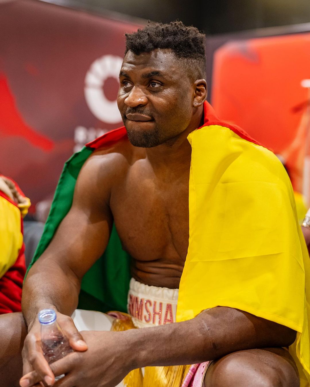 Francis Ngannou antes de luta conta Anthony Joshua (Foto: Divulgação/Instagram Francis Ngannou)