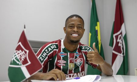 Keno renova com o Fluminense (Foto: Lucas Merçon/FFC)