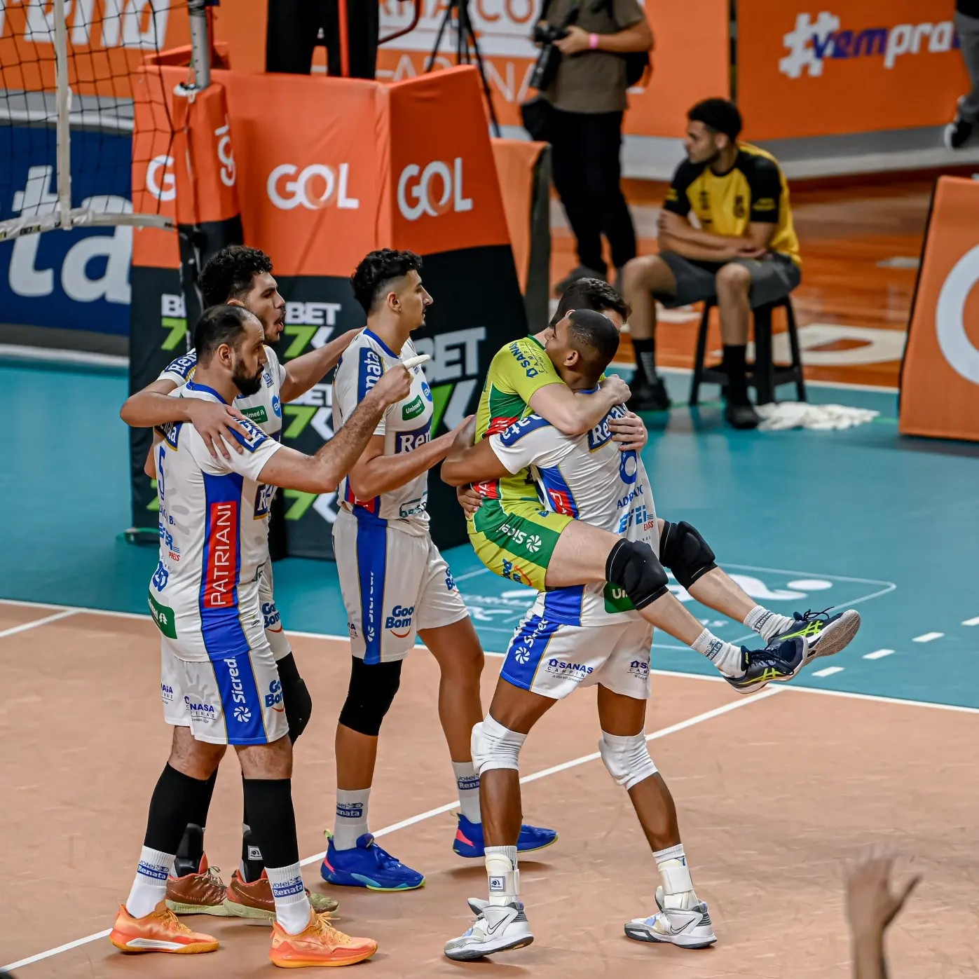 Vôlei Renata semifinal da Superliga