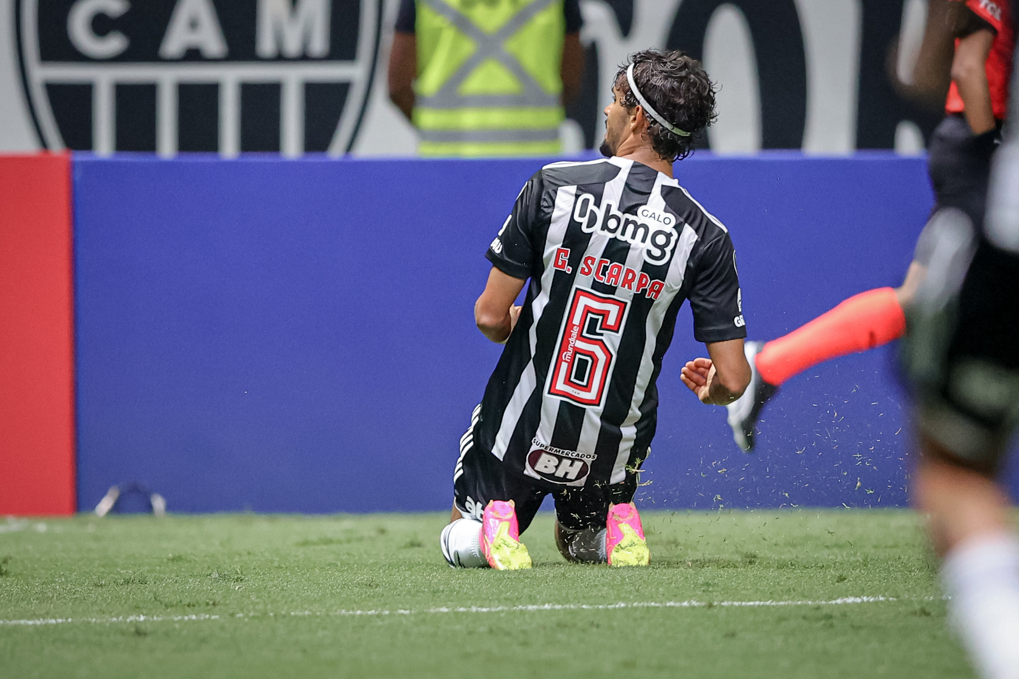 Gustavo Scarpa começou como titular na vitória diante do Rosario (Foto: Pedro Souza/Atlético-MG)