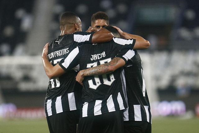 Jacob comemora o quinto gol alvinegro (Foto: Vitor Silva/Botafogo)