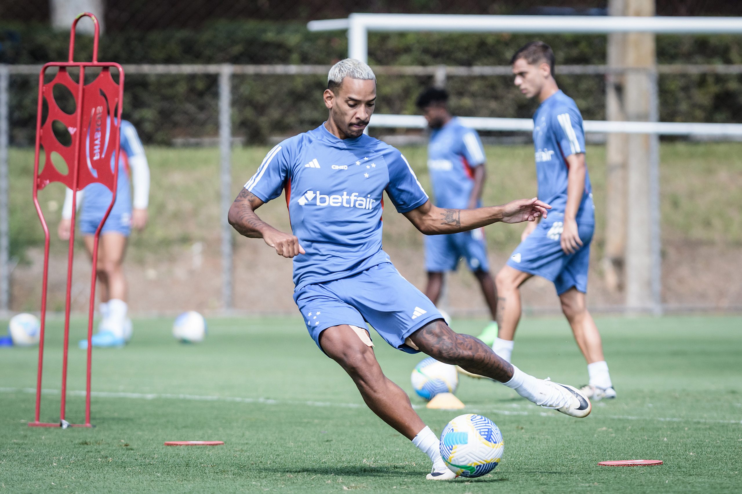 Matheus Pereira no treino do Cruzeiro (Foto: Gustavo Aleixo/Cruzeiro)