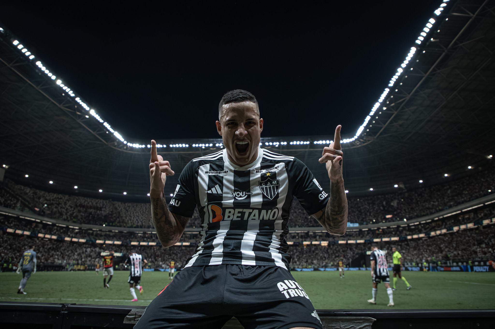 Arana comemora o gol do Atlético. (Foto: Pedro Souza / Atlético)