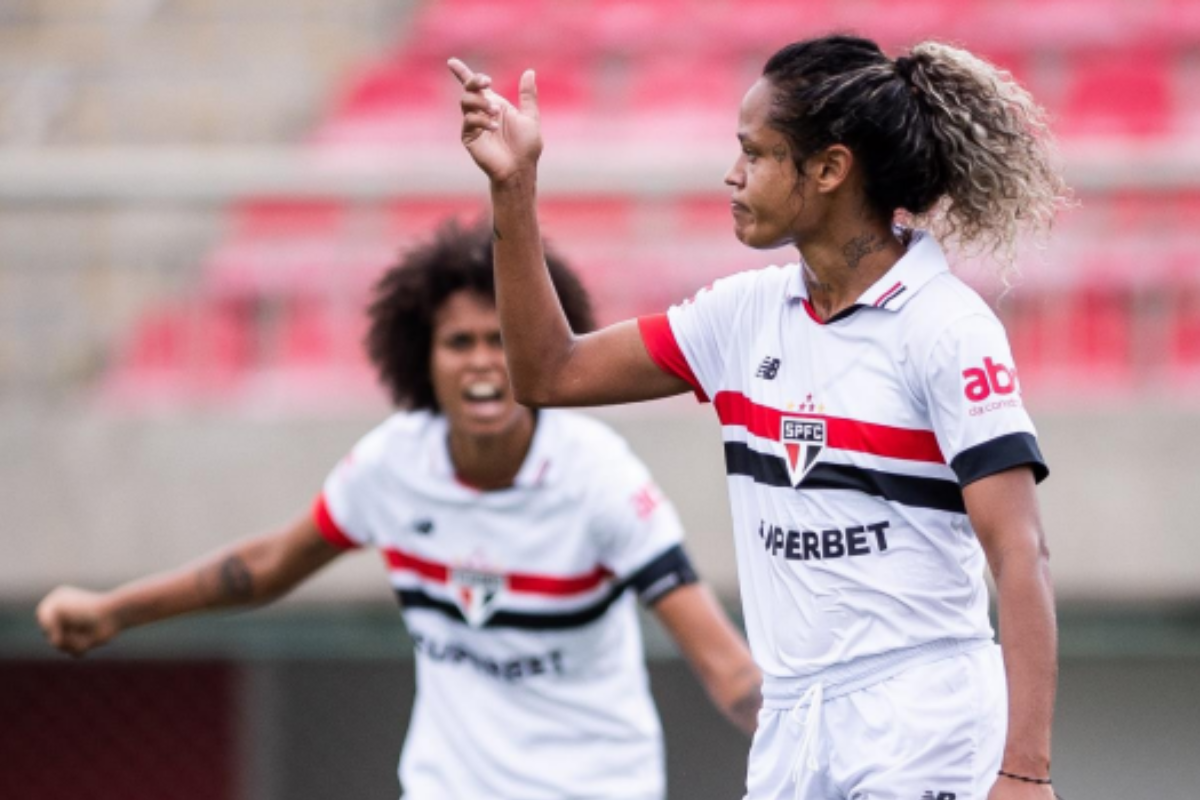 Mariana Santos no São Paulo Feminino (Foto: João Brandino)