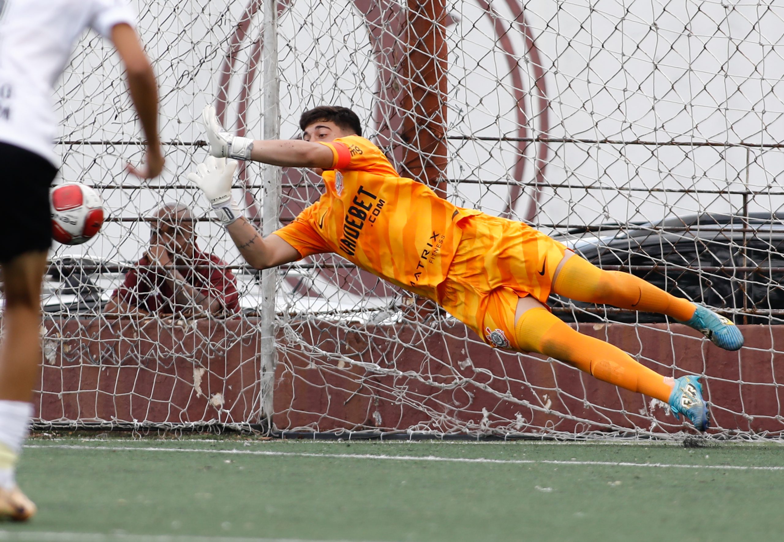 Goleiro prodígio do Corinthians, Arthur Borghi tenta quebrar tabu com o Timão nas categorias de base. (Foto: Rodrigo Gazzanel/Agência Corinthians)