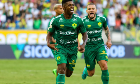 Jonathan Cafu comemora gol do Cuiabá contra o Palmeiras (Foto: AssCom Dourado)