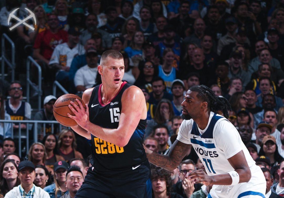 Jokic se destaca pelo Nuggets (Foto: Divulgação/Nuggets)