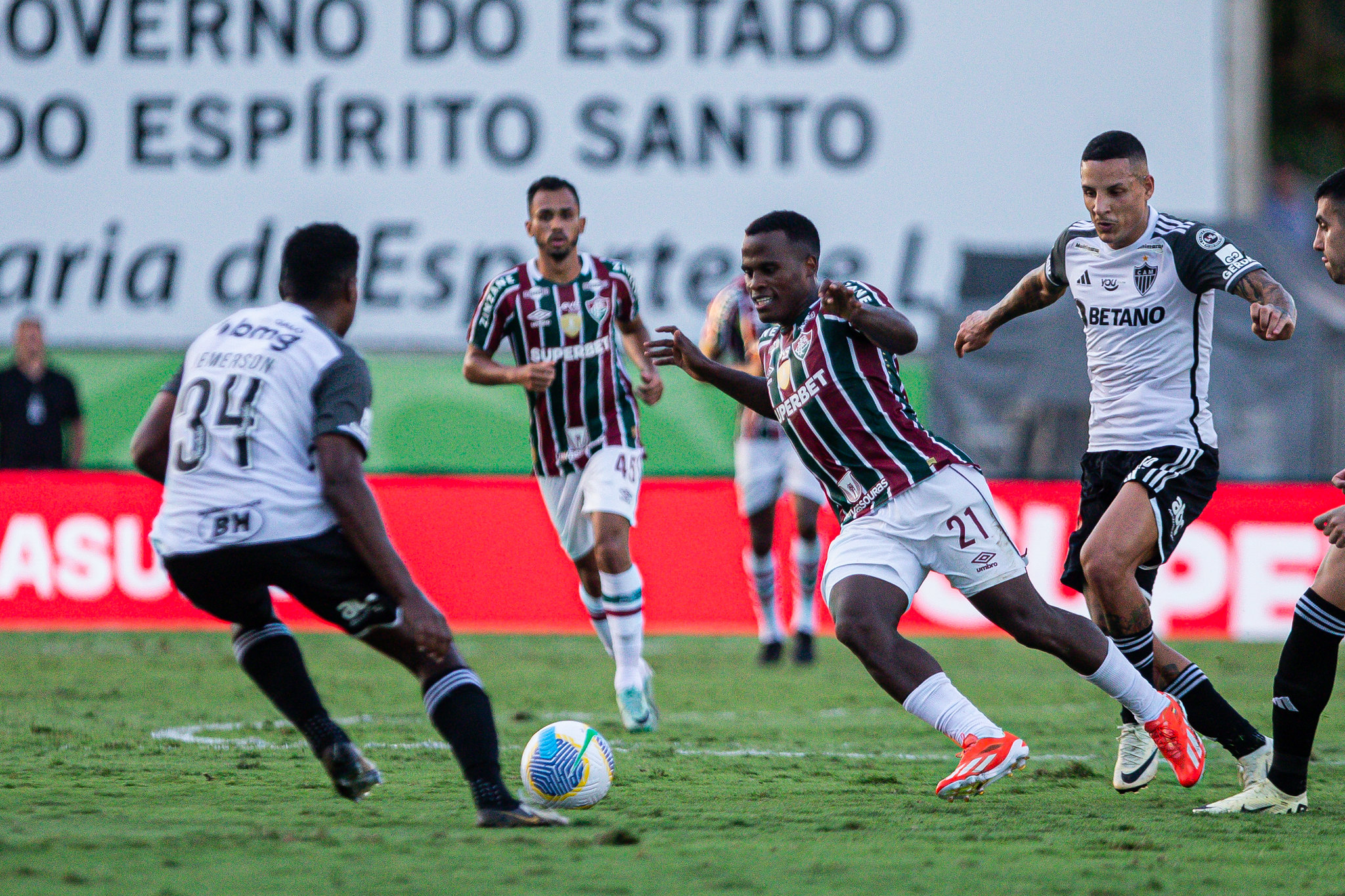 Em jogo elétrico, Fluminense e Atlético-MG empatam por 2 a 2 (Foto: Marcelo Gonçalves/FFC)
