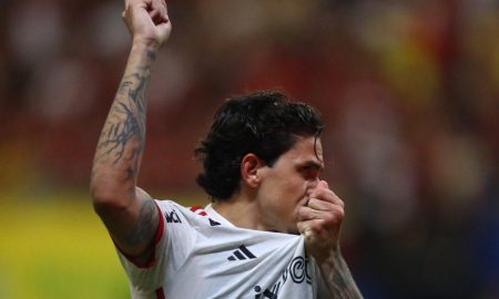 Pedro comemora gol da vitória (Foto: Reprodução/Twitter Flamengo)