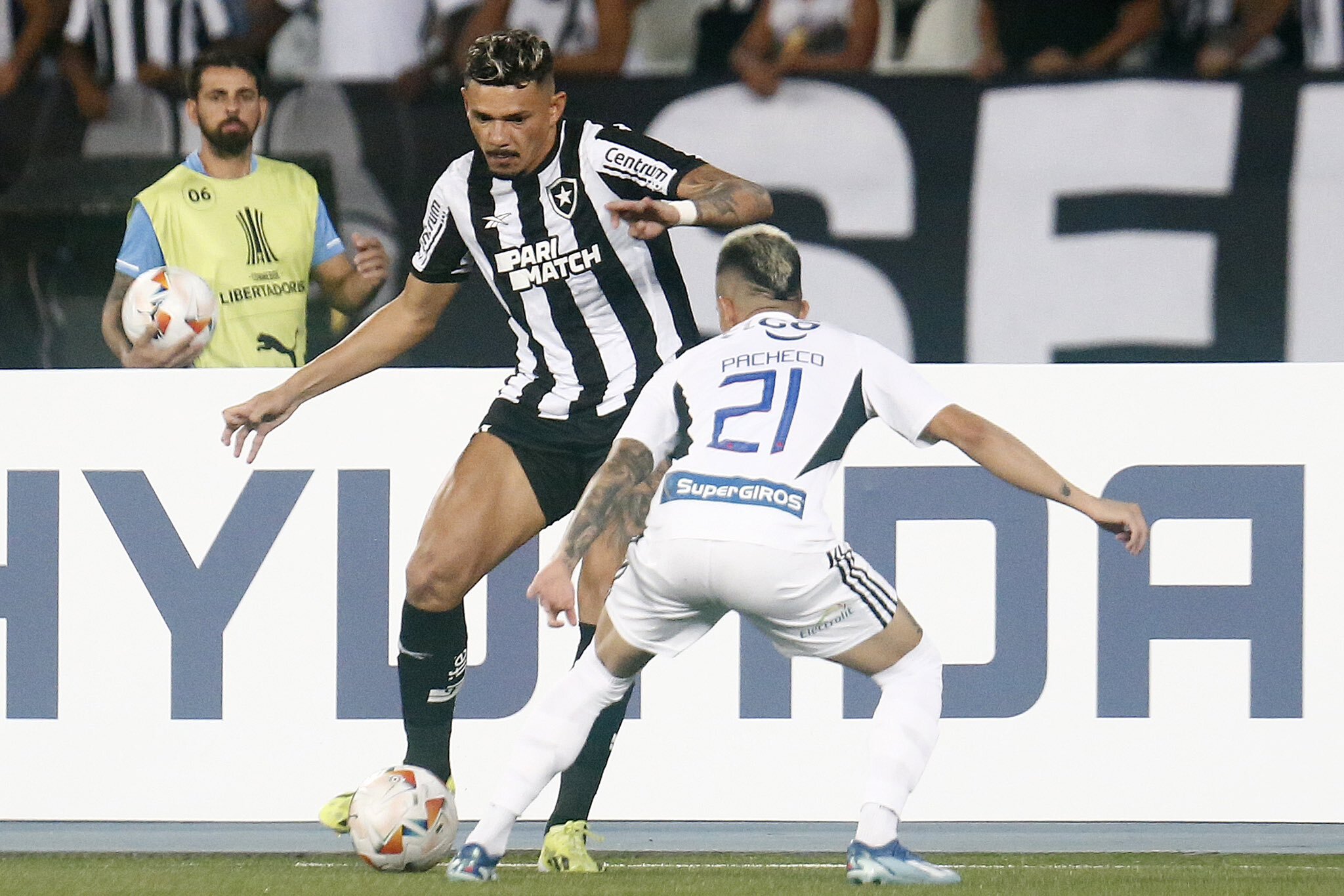 Tiquinho Soares deve voltar na partida de hoje (Foto: Vitor Silva/Botafogo)