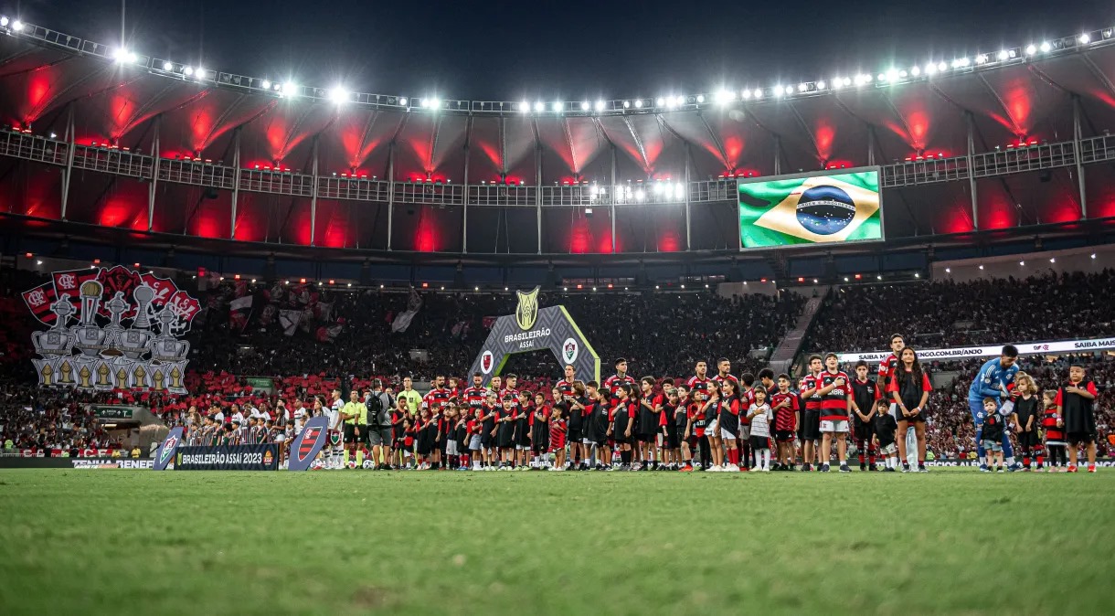 Torcida e time do Flamengo juntos no Maracanã Foto: Paula Reis / CRF