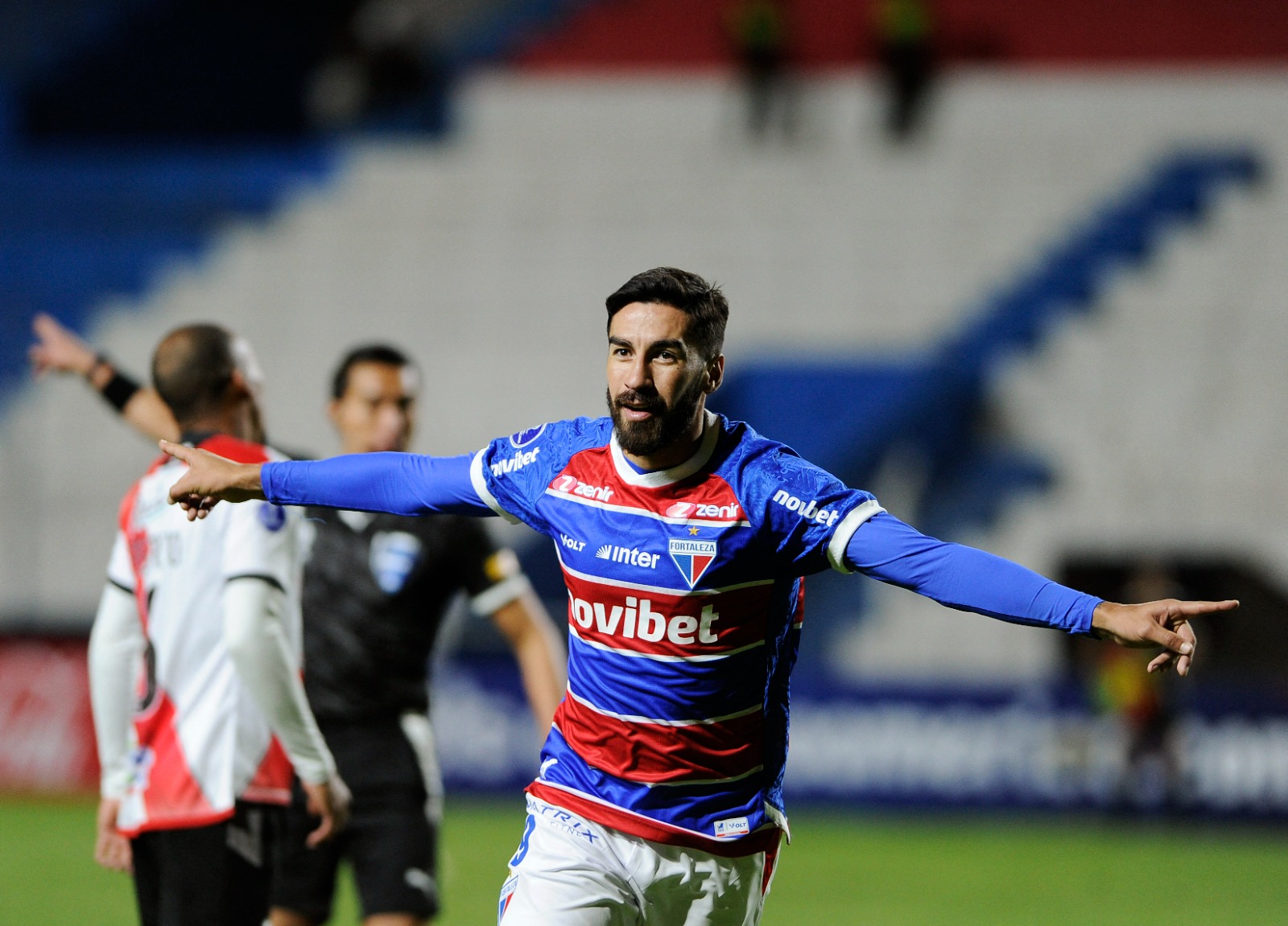 Lucero marcou o único gol do Fortaleza diante do Nacional Potosí (Foto: JORGE BERNAL/AFP via Getty Images)
