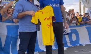 Foto de Cássio com a camisa do Cruzeiro