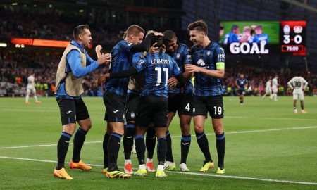 Time da Atalanta comemorando um gol. (Foto: Richard Heathcote/Getty Images)